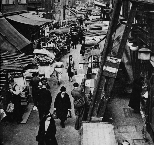 Laszlo Moholy-Nagy, Berwick Street Market, 1936